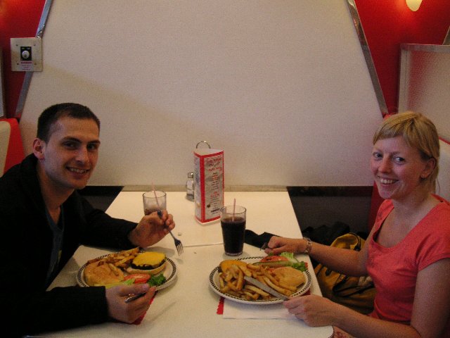 PICT0204 Tradisjonsrikt måltid i New York. Ikke godt. A pile of shit