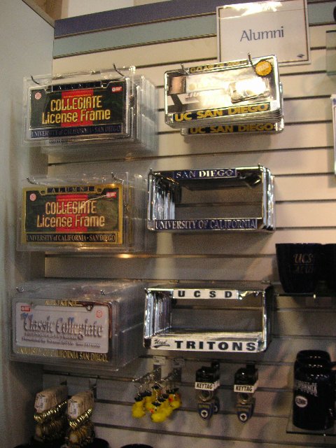 PICT0260 Glemte å nevne at det også finnes UCSD-rammer for bilskiltet. Et 