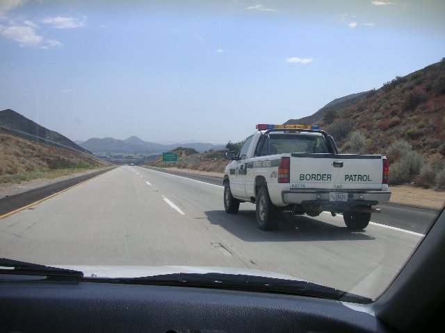 PICT0388 Her er det like greit å bare gi gass og komme seg forbi grensepatruljen. Vi er på vei mot Arizona!